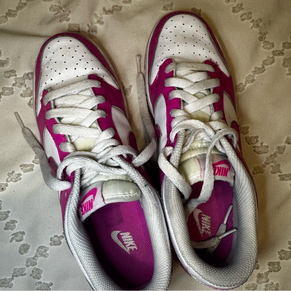 Nike Dunk Low "Laser Fuchsia" sneakers - Picture 5 of 10